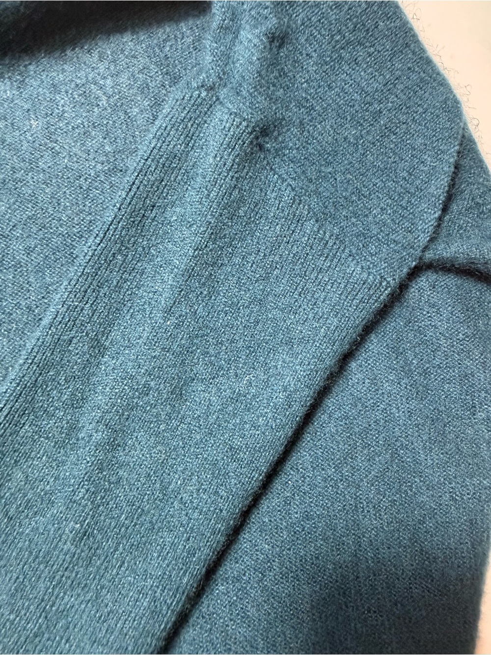 Maeve Women’s Cashmere V-Neck Sweater in Teal - Picture 4 of 7